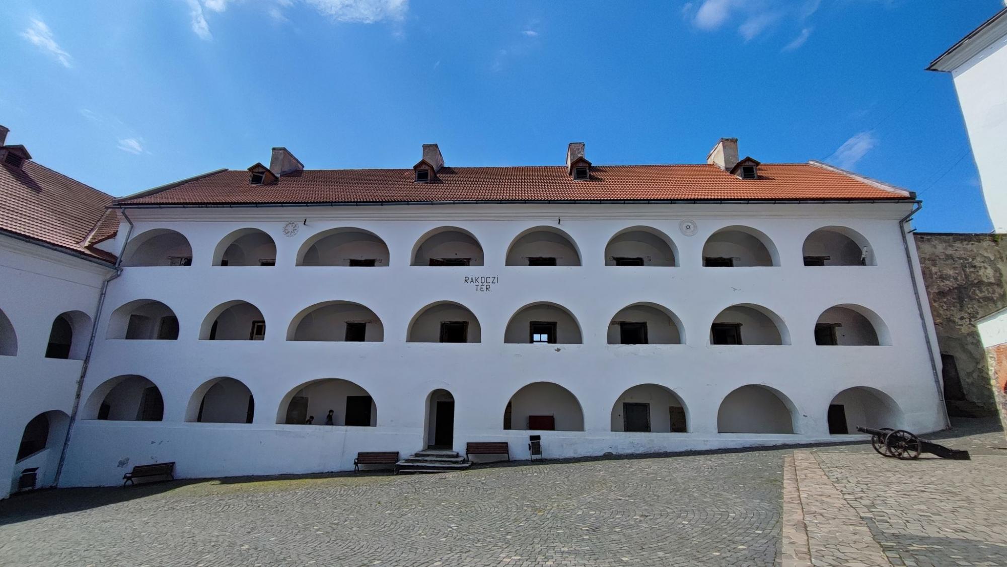 Замковый "джекпот". Авторский маршрут по Закарпатью для осеннего путешествия