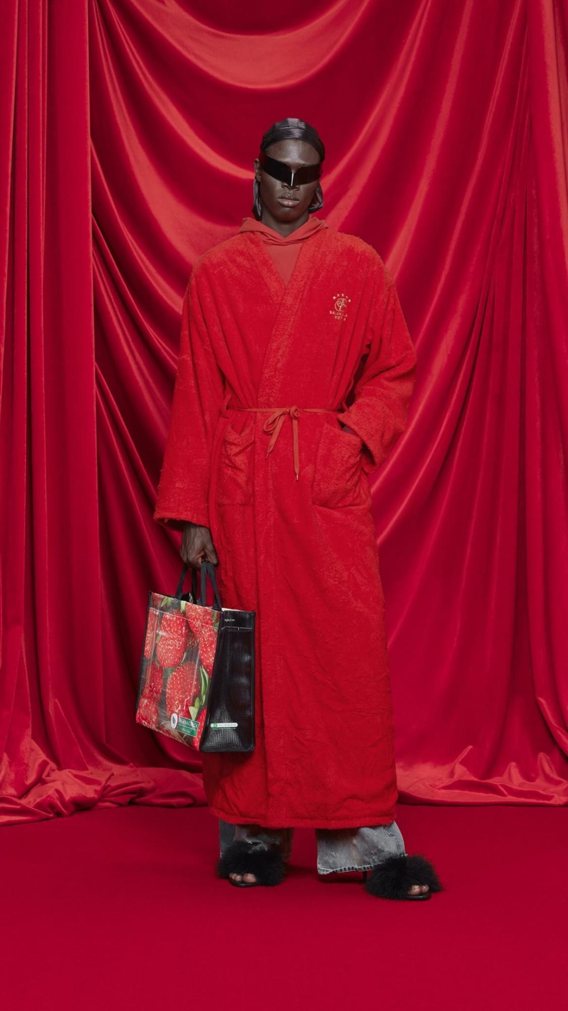 Balenciaga випустили сумки та гаманець, які просто вражають (фото)