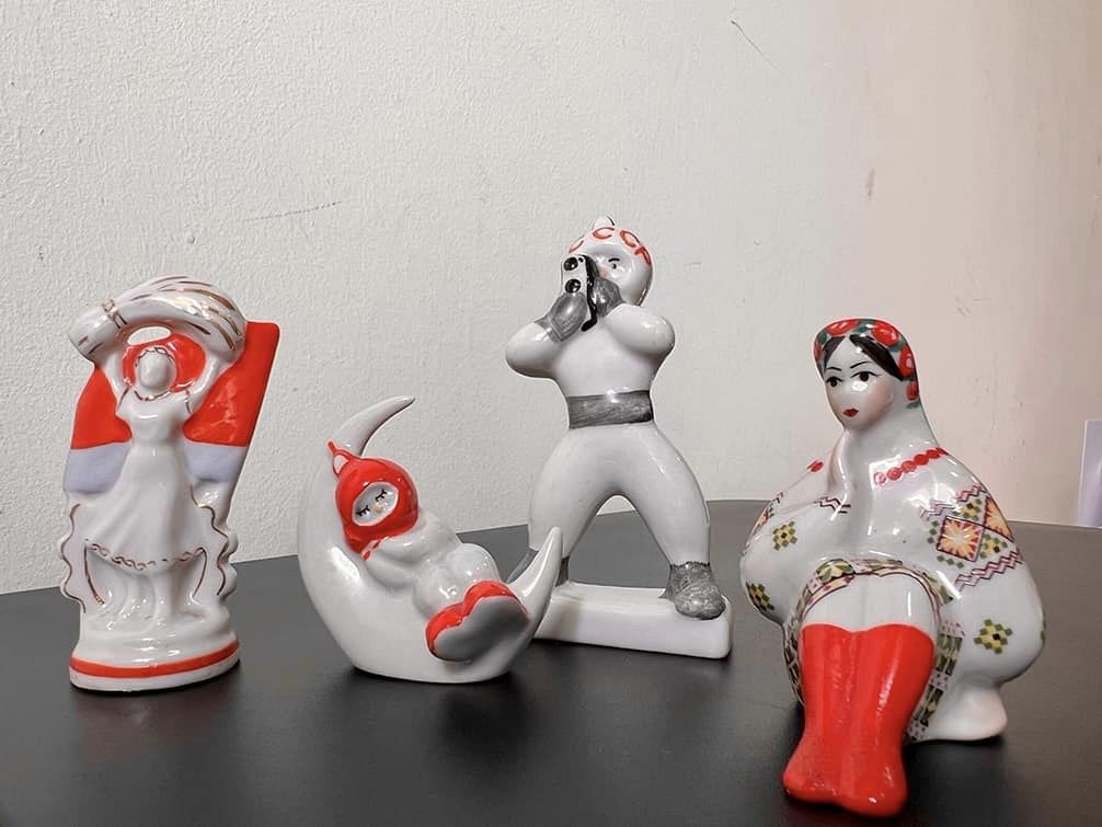 З України намагались вивезти цінні документи ХІХ-ХХ століть і порцелянові скульптурки (фото)