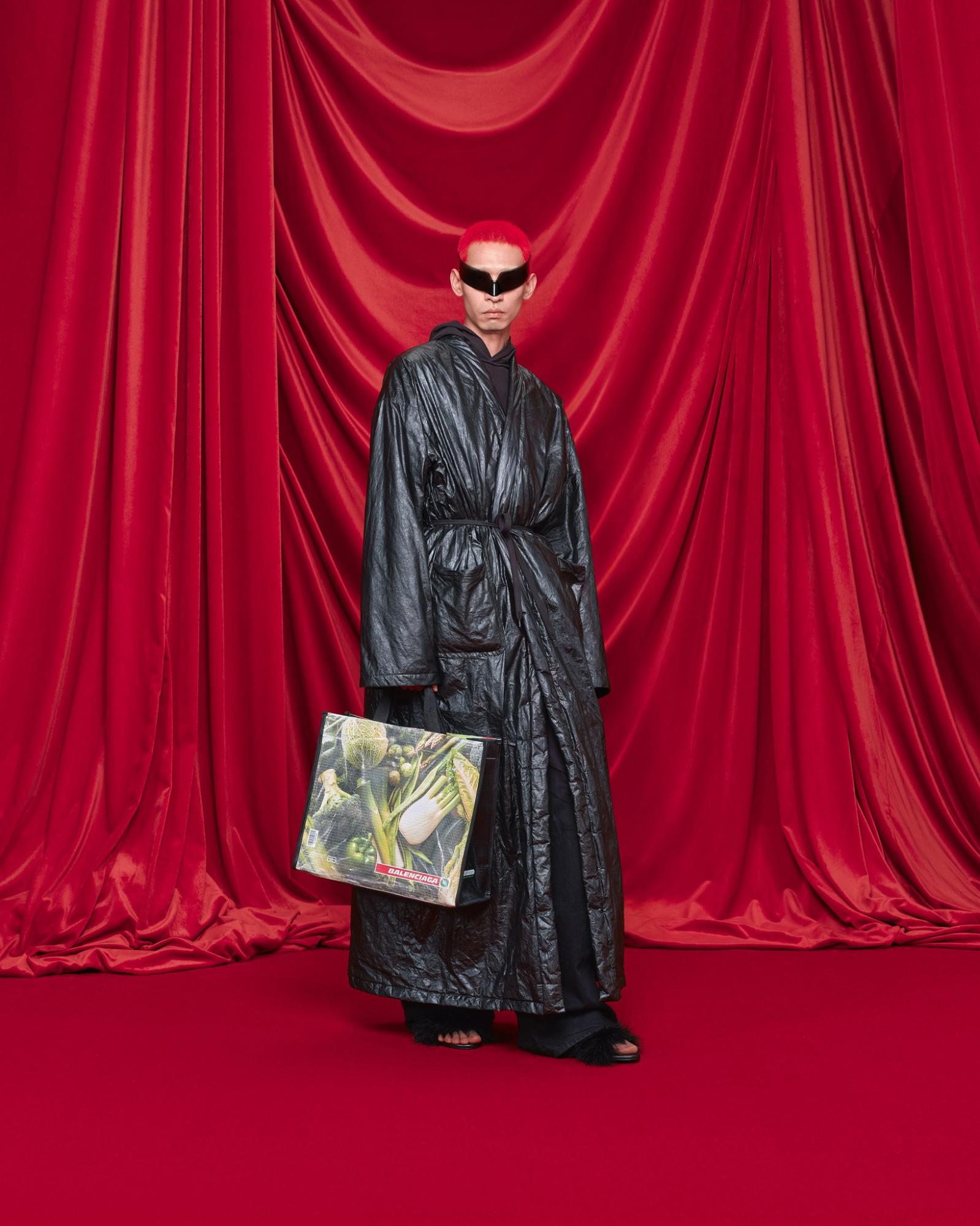 Balenciaga випустили сумки та гаманець, які просто вражають (фото)