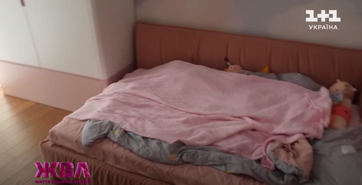 Зірковий ведучий вперше показав свою велику квартиру на березі Дніпра