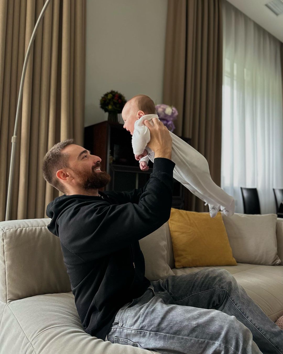 Фіналіст "Холостячки" розсекретив свою кохану: фото