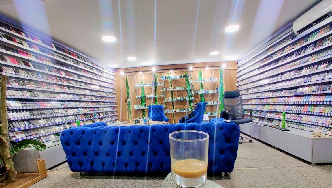 Дивіться, як виглядає найбільша у світі колекція мобільників (фото і відео)