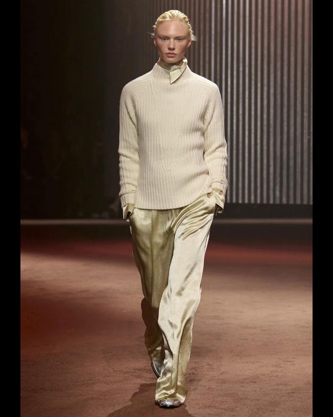 Без них нікуди: стиліст показала стильні варіанти штанів (фото)