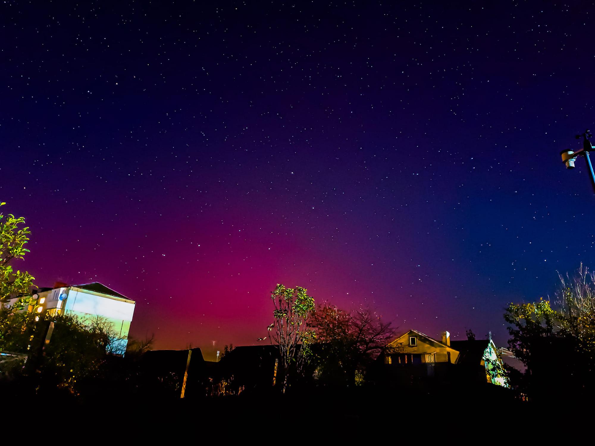 Чи стане полярне сяйво звичним явищем для українців: відповідь Головної обсерваторії НАН України