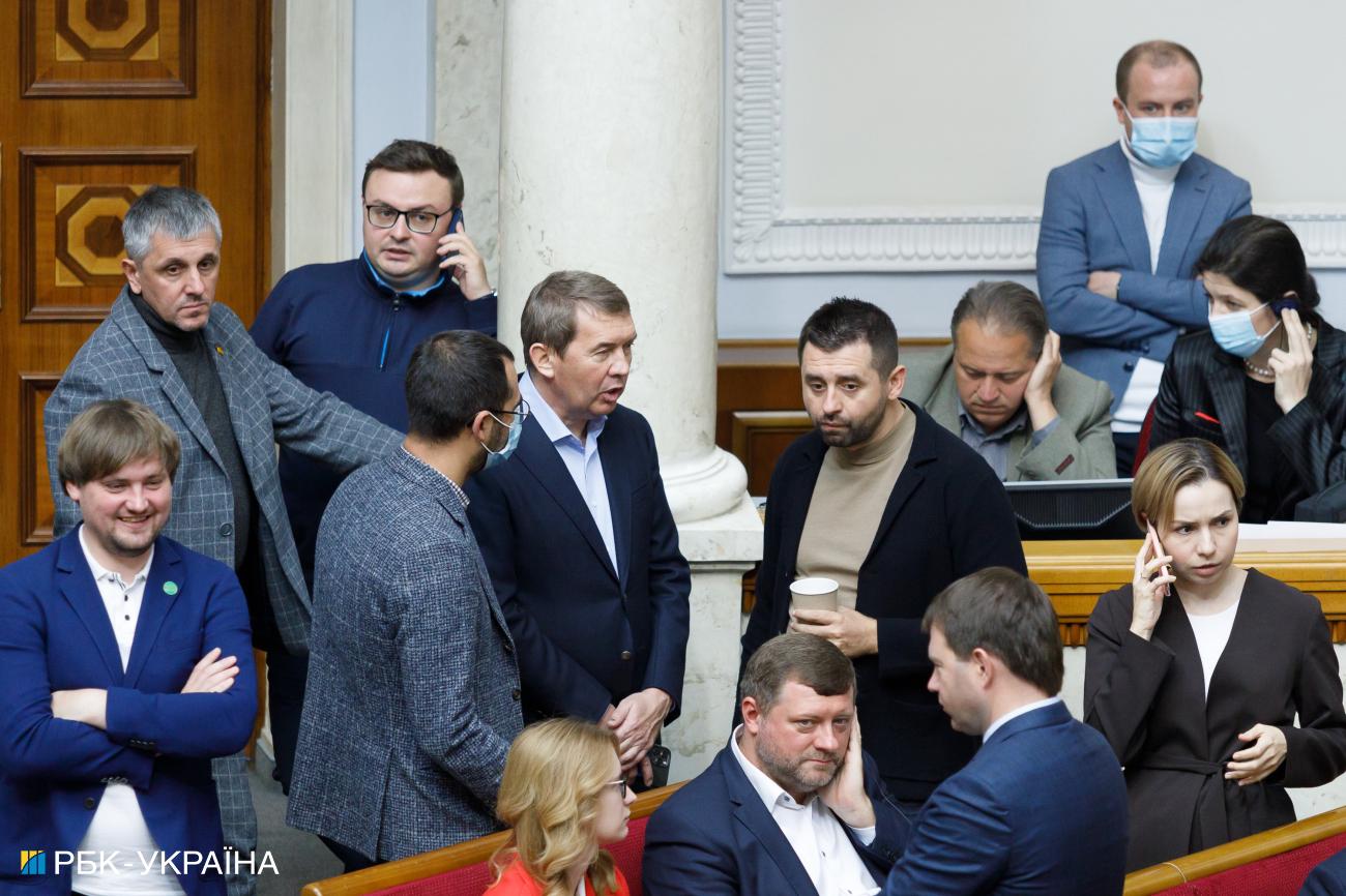 Забег на второй круг. Как Зеленский хочет удержать контроль над Радой