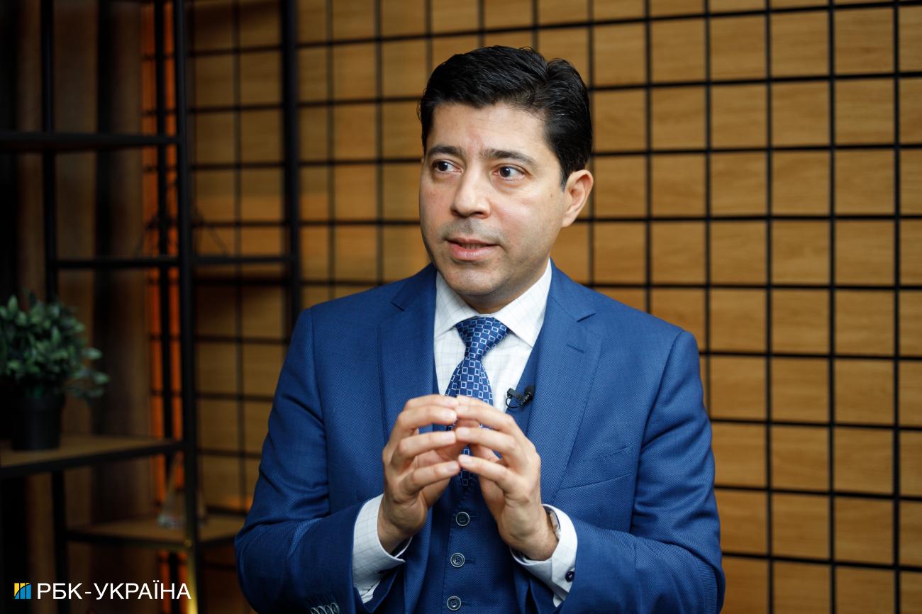 Американский иммунолог Умид Шарапов: В Украине эпидемия среди невакцинированных