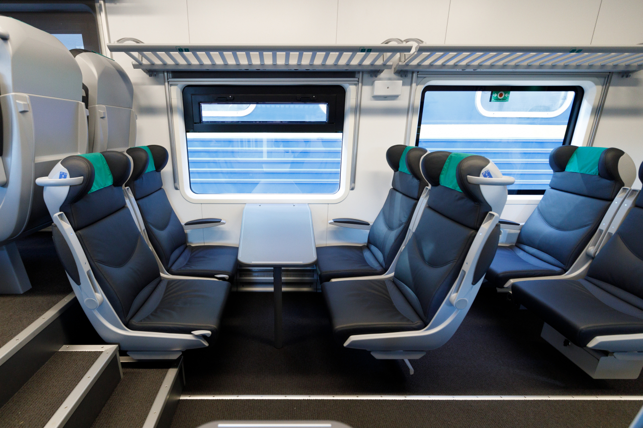 Укрзалізниця показала оновлений рухомий склад: на чому тепер возять українців (фото)