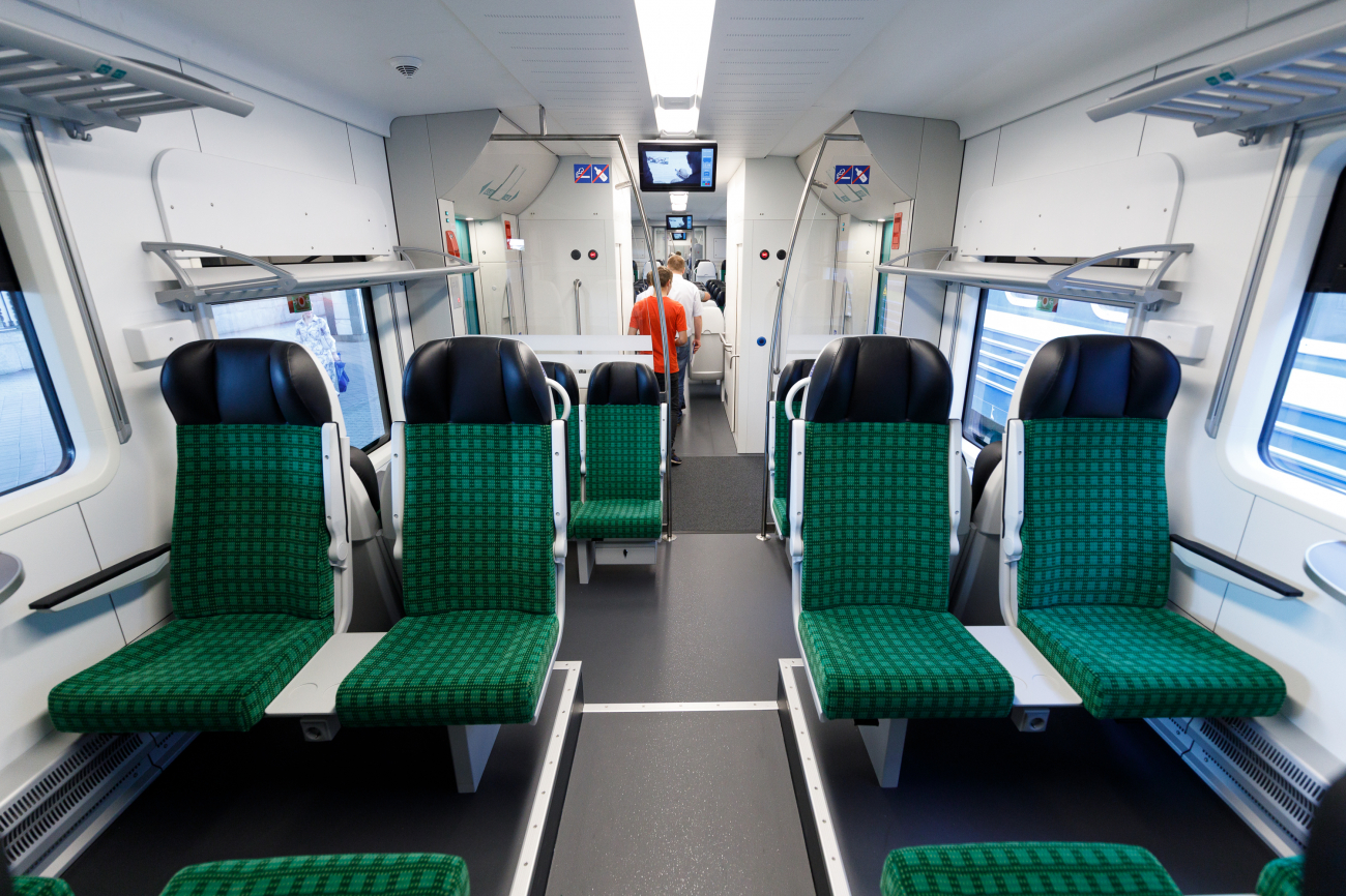 Укрзалізниця показала оновлений рухомий склад: на чому тепер возять українців (фото)