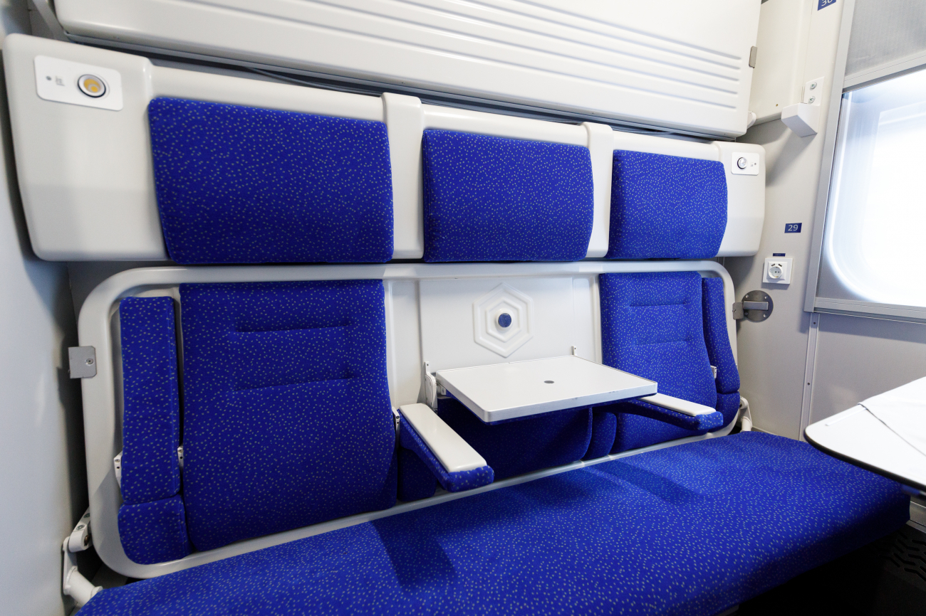 Укрзалізниця показала оновлений рухомий склад: на чому тепер возять українців (фото)