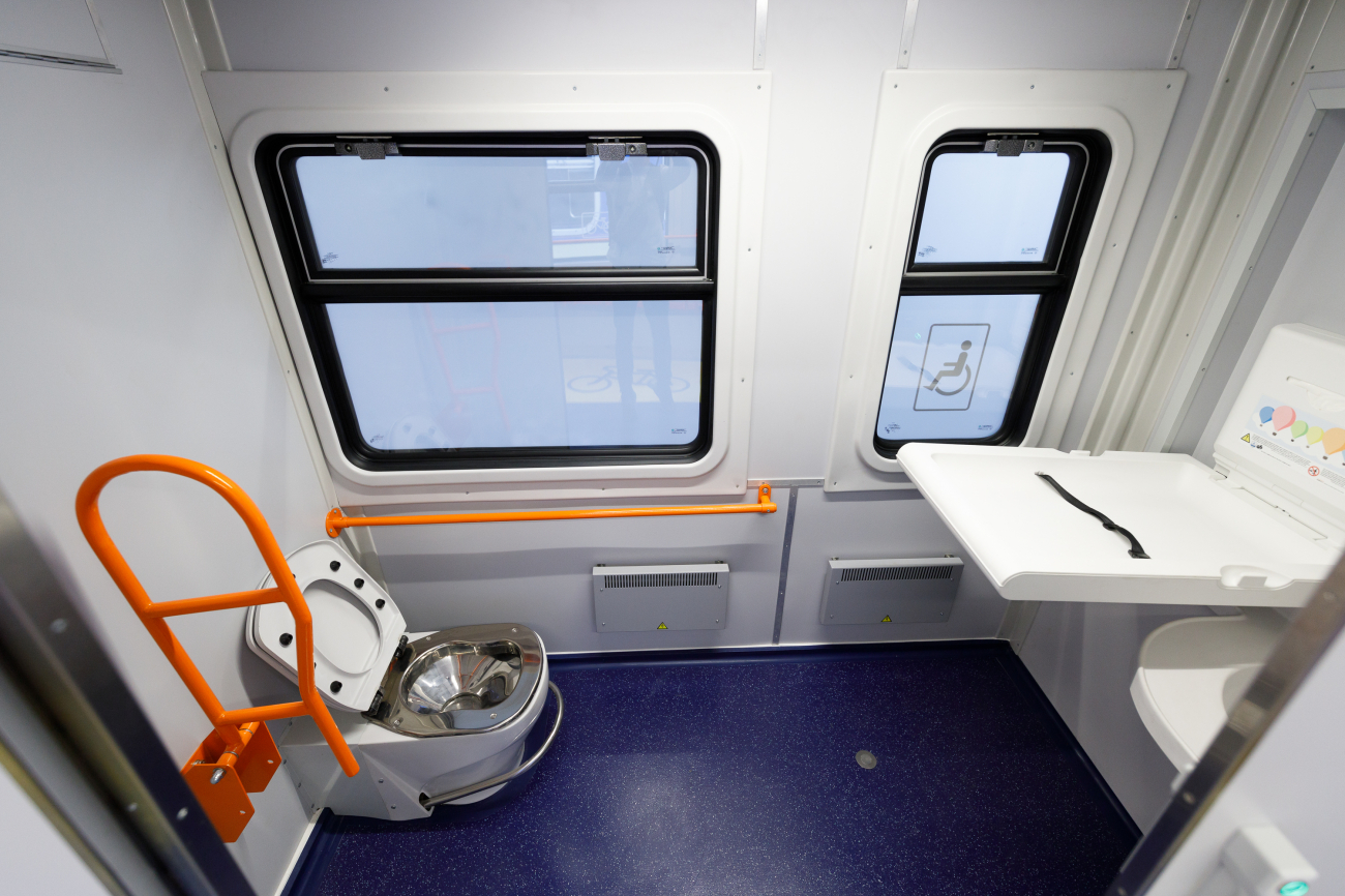 Укрзалізниця показала оновлений рухомий склад: на чому тепер возять українців (фото)