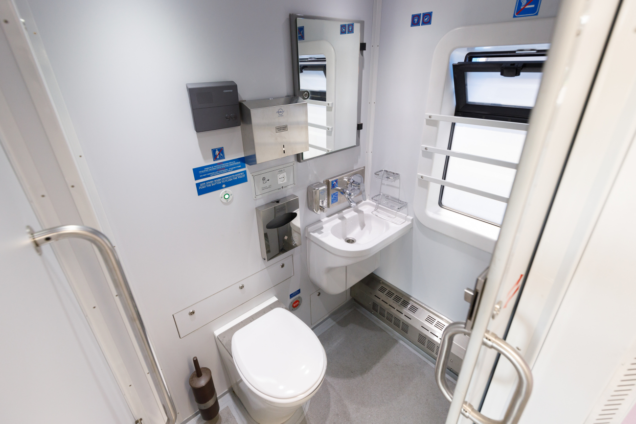 Укрзалізниця показала оновлений рухомий склад: на чому тепер возять українців (фото)