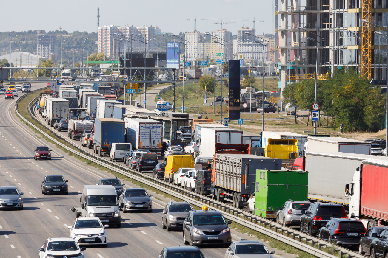 Штрафи, але не завжди. Які покарання за їзду по смузі для громадського транспорту