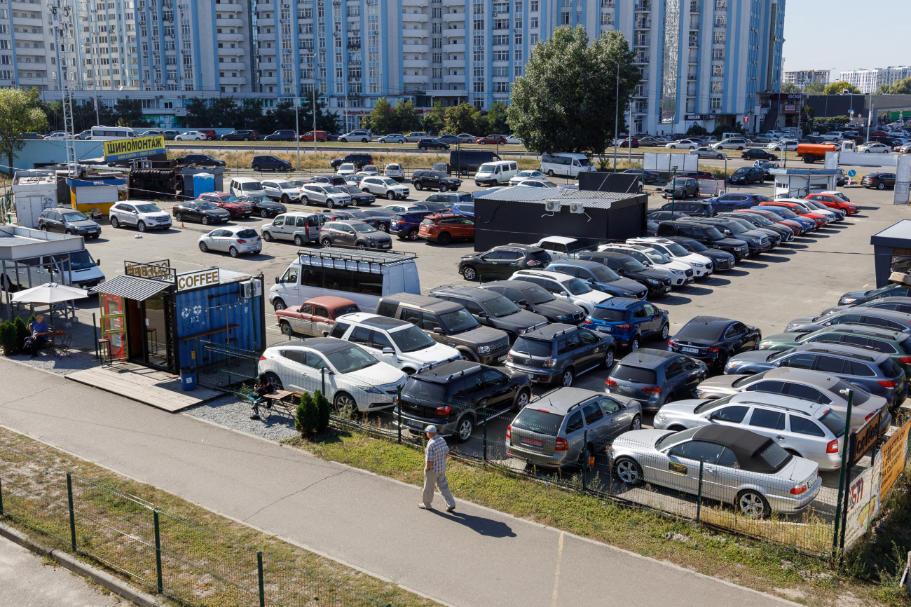 Почему до сих пор нет метро на Троещину и что не так с парковками в Киеве - интервью с экспертом