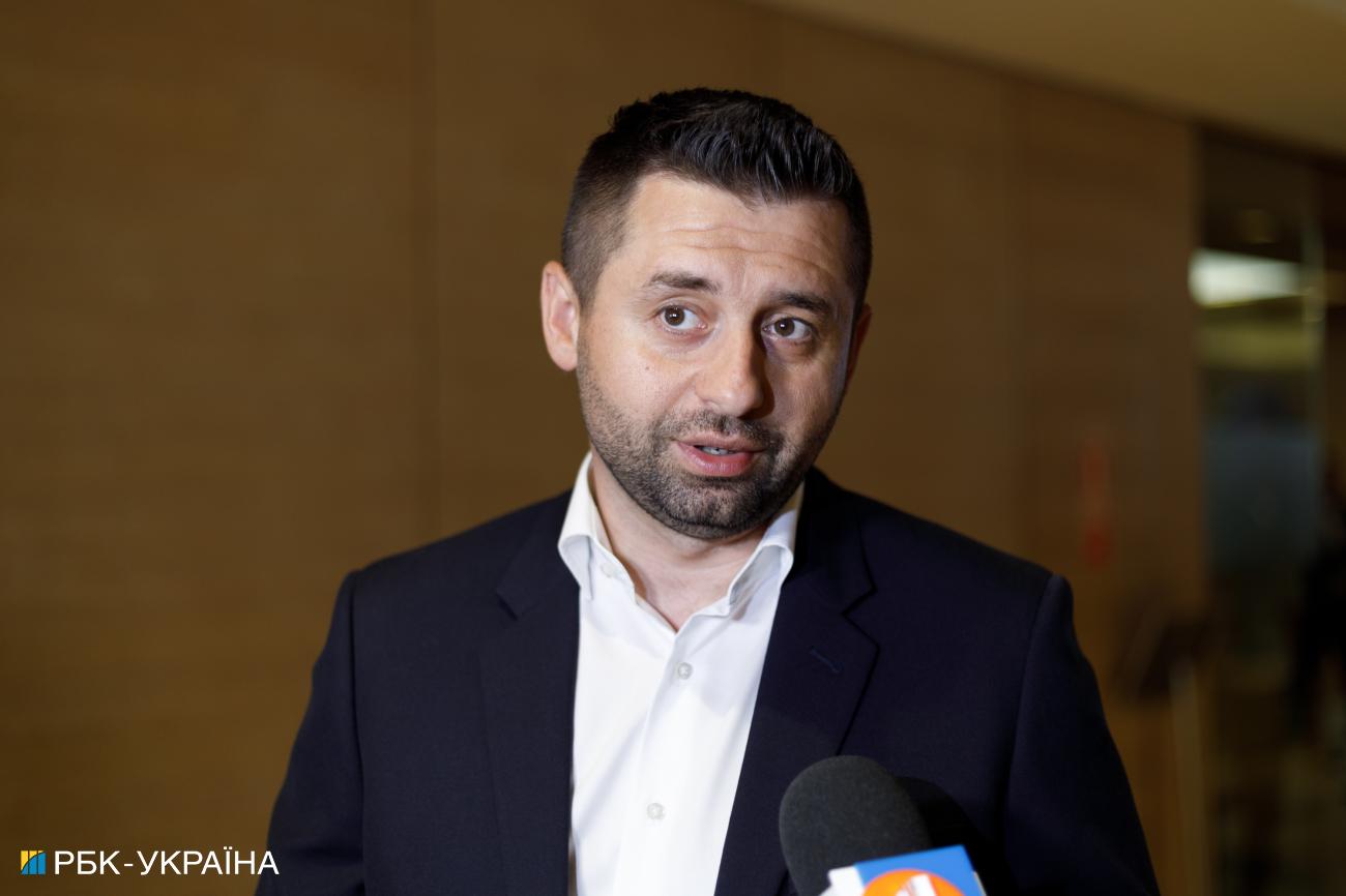 Навіщо чиновники приховали свої доходи і чому Рада не повертає е-декларації