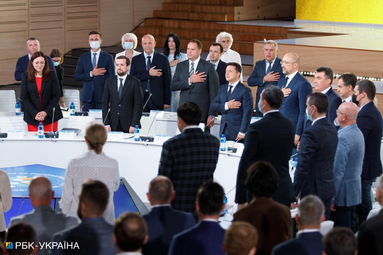 Равнение на центр. Как меняются отношения между командой Зеленского и местной властью