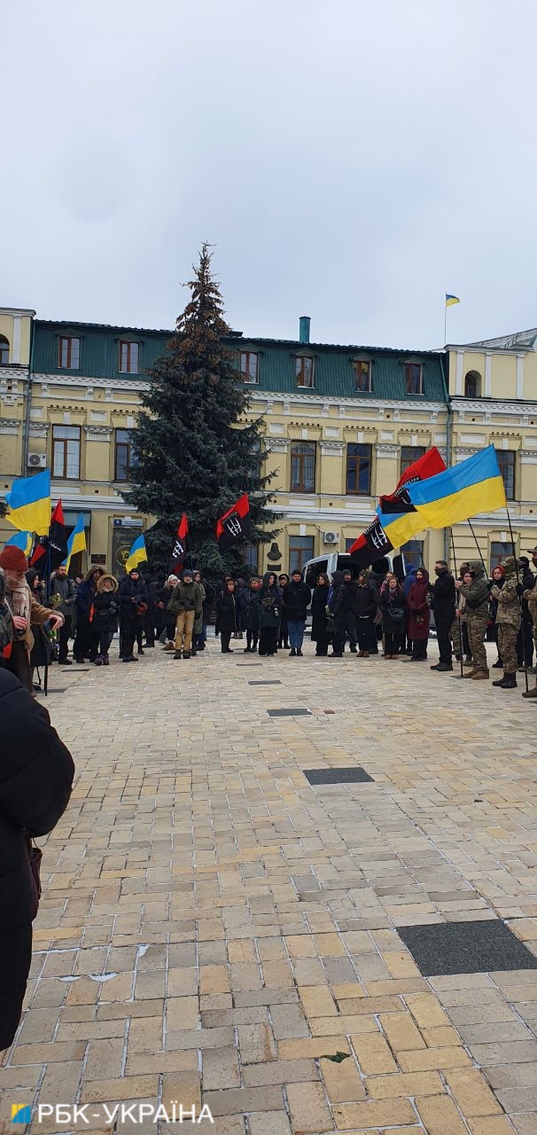 У Києві прощаються з загиблим поетом Максимом Кривцовим: щемливі фото