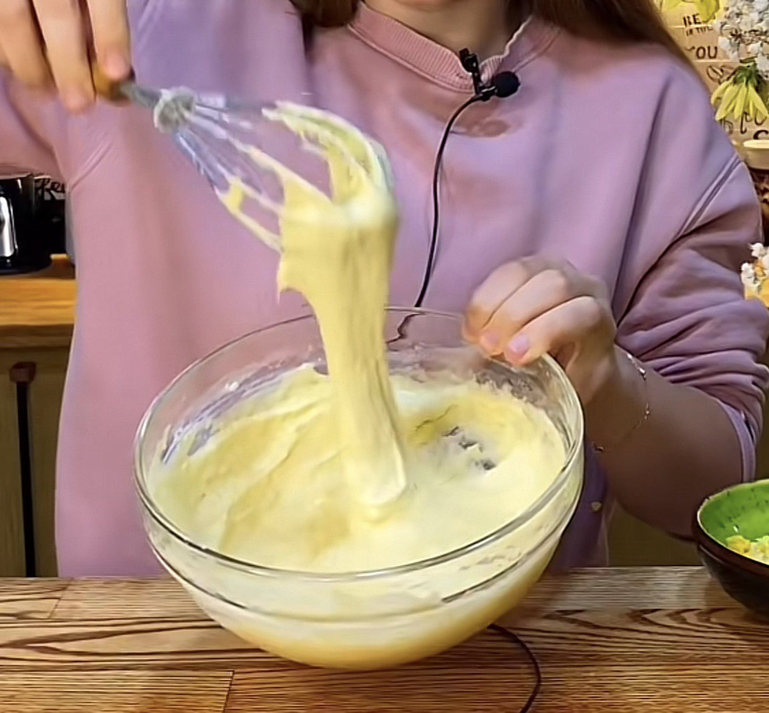 Швидко й дешево: рецепт смачного пирога, який ніколи не набридне