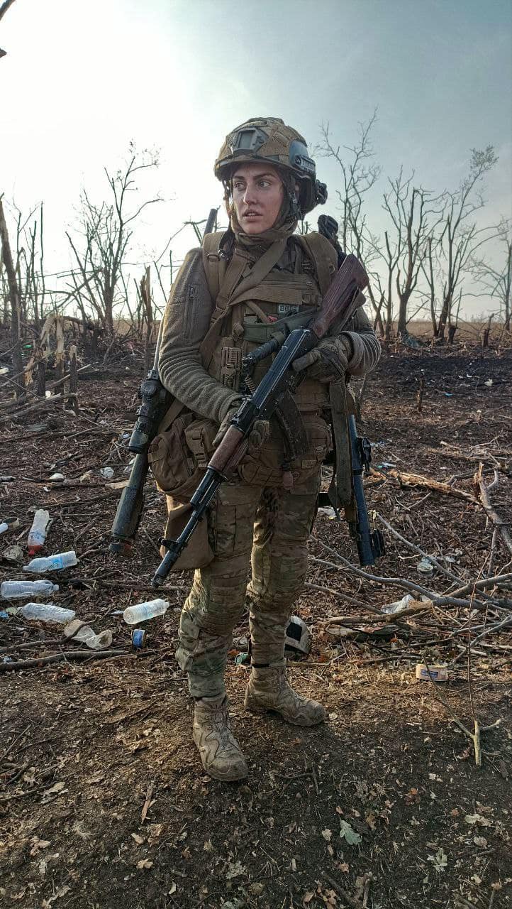 Снайперка "Фенікс" з однією ногою планує героїчно повернутися на фронт: що відомо