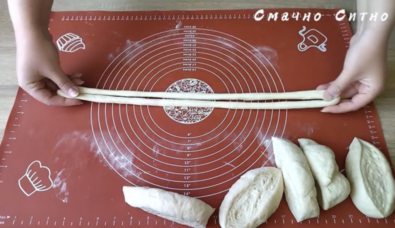 Як швидко і легко приготувати відомі турецькі бублики з кунжутом: покроковий рецепт