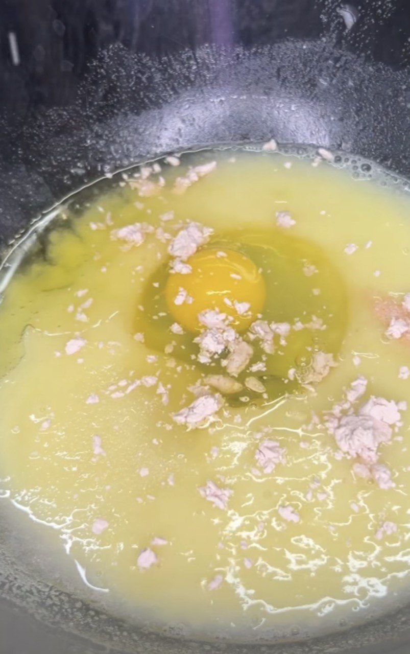 Будут мягкими несколько дней: как приготовить картофельные булочки с сочной начинкой