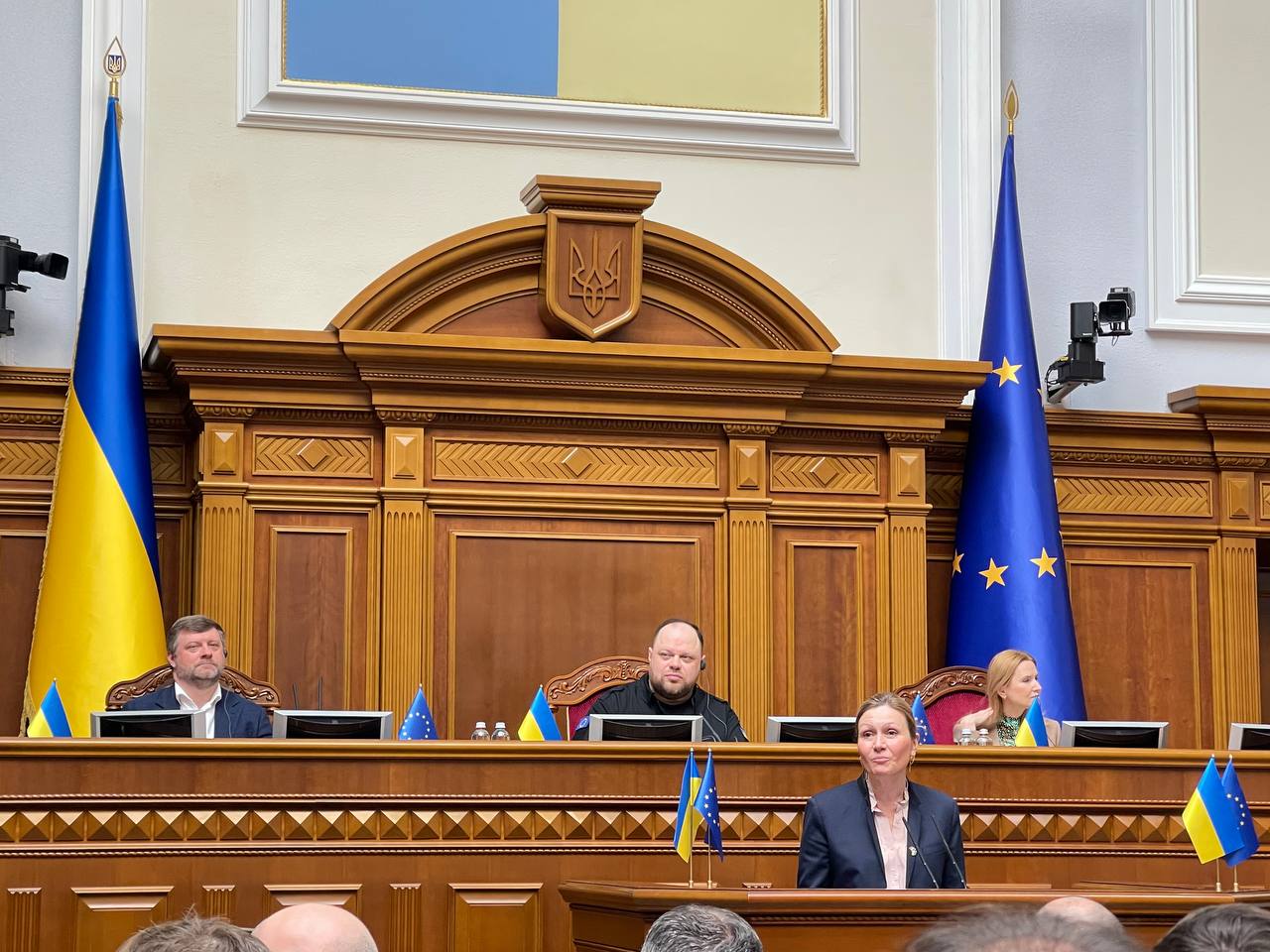 До Києва приїхала голова Національної асамблеї Франції і виступила у Раді