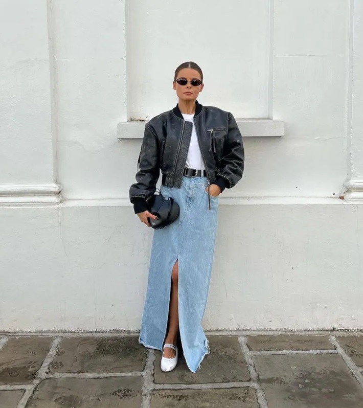 Длинная джинсовая юбка - тренд сезона: с чем ее сочетать осенью