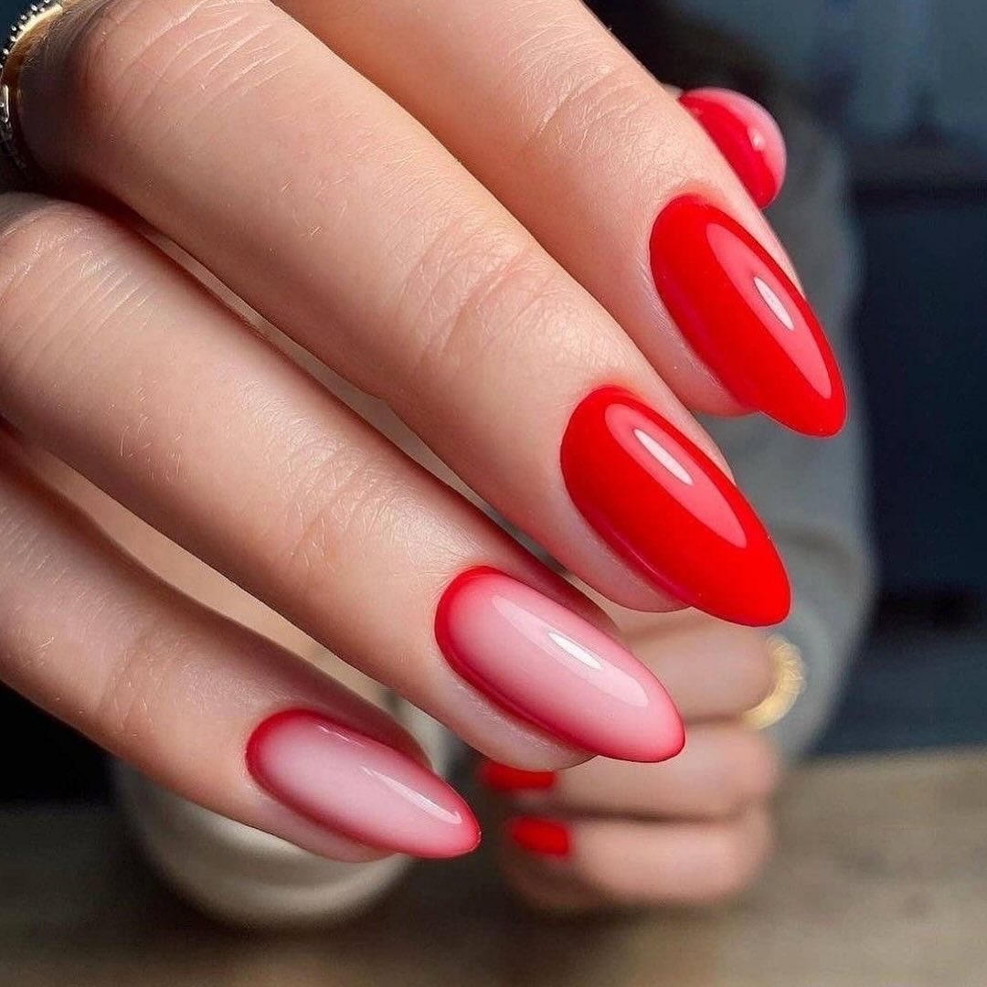 Червоний манікюр - вічна класика, яка завжди у тренді: ідеї дизайнів на осінь 2024
