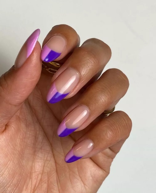 Трендовый маникюр на осень: 7 идей стильного "френча" с яркими кончиками