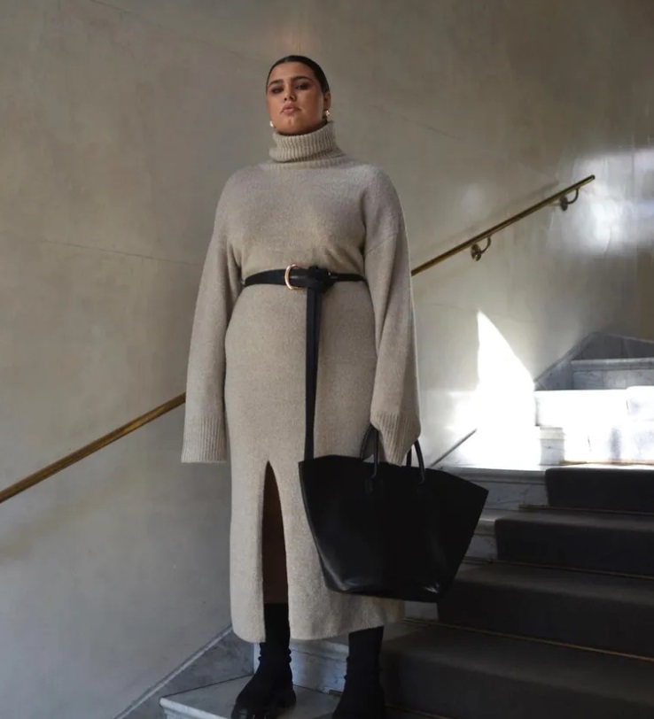 Короткий пуховик та шкіряні брюки: модні блогери показали головні тренди 2024 року