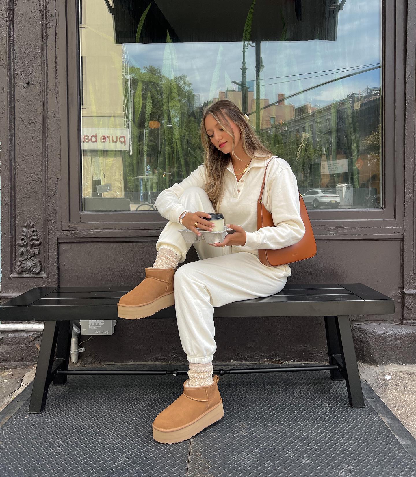 С чем носить угги зимой, чтобы удивить всех: тайны стильного образа