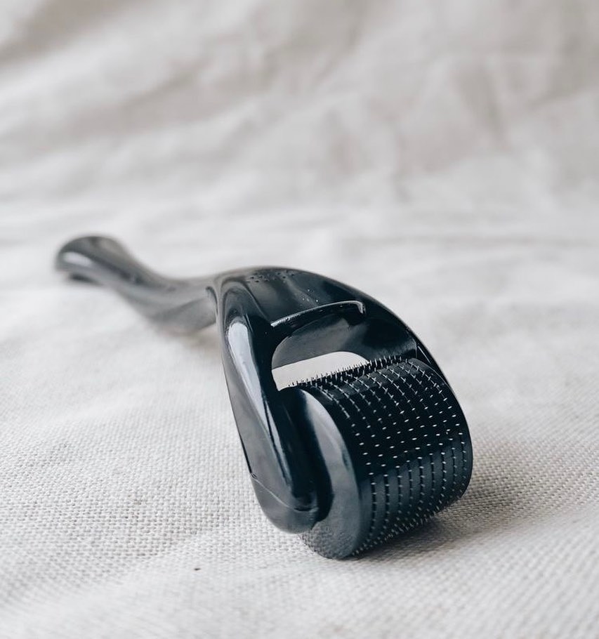 Трихолог назвала прилад, який шкідливий для шкіри голови та призводить до випадіння волосся