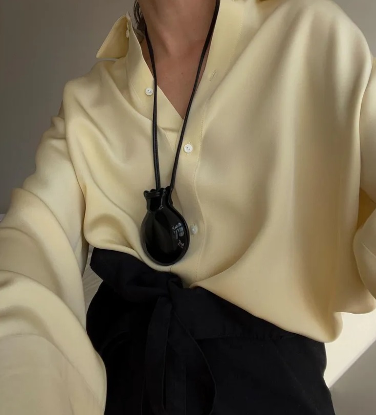 Які кольори поєднувати з чорним, щоб створити елегантний та дорогий образ