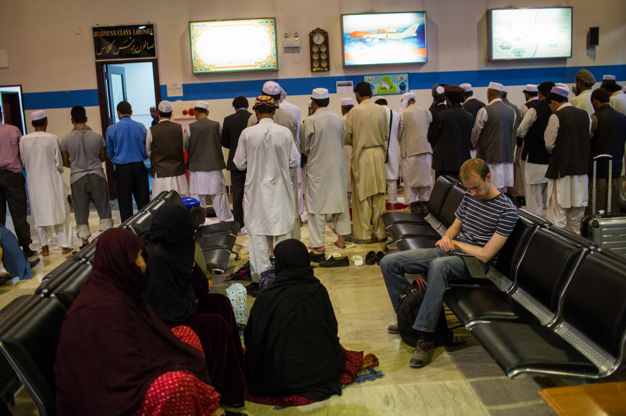 "Талибан" и шариат: почему люди так быстро пытаются покинуть Афганистан