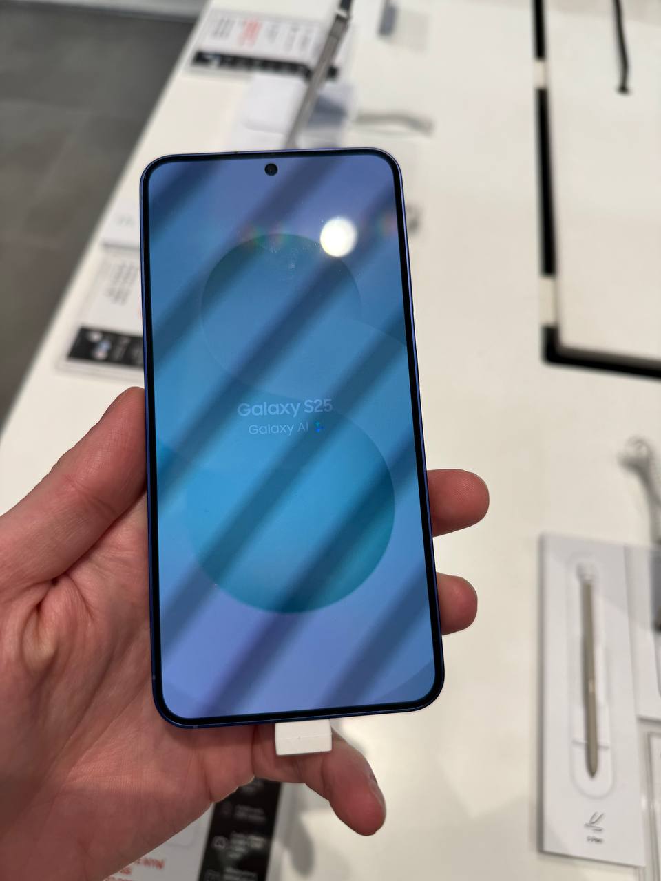 Galaxy S25: Samsung офіційно представила 3 флагмани нового покоління