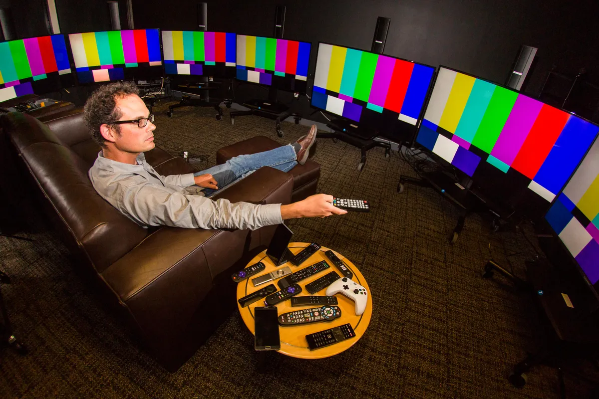 QLED чи OLED? У чому різниця і який телевізор вибрати у 2025 році