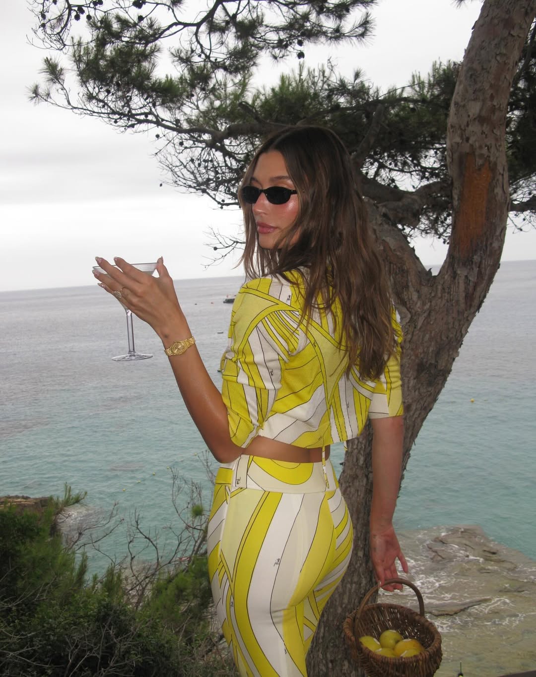 Горошок, клітинка, морські мотиви: трендові принти, які ще довго не вийдуть з моди