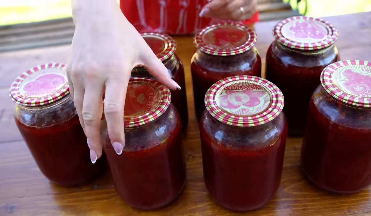 Борщ в банці: рецепт смачної домашньої заправки на зиму
