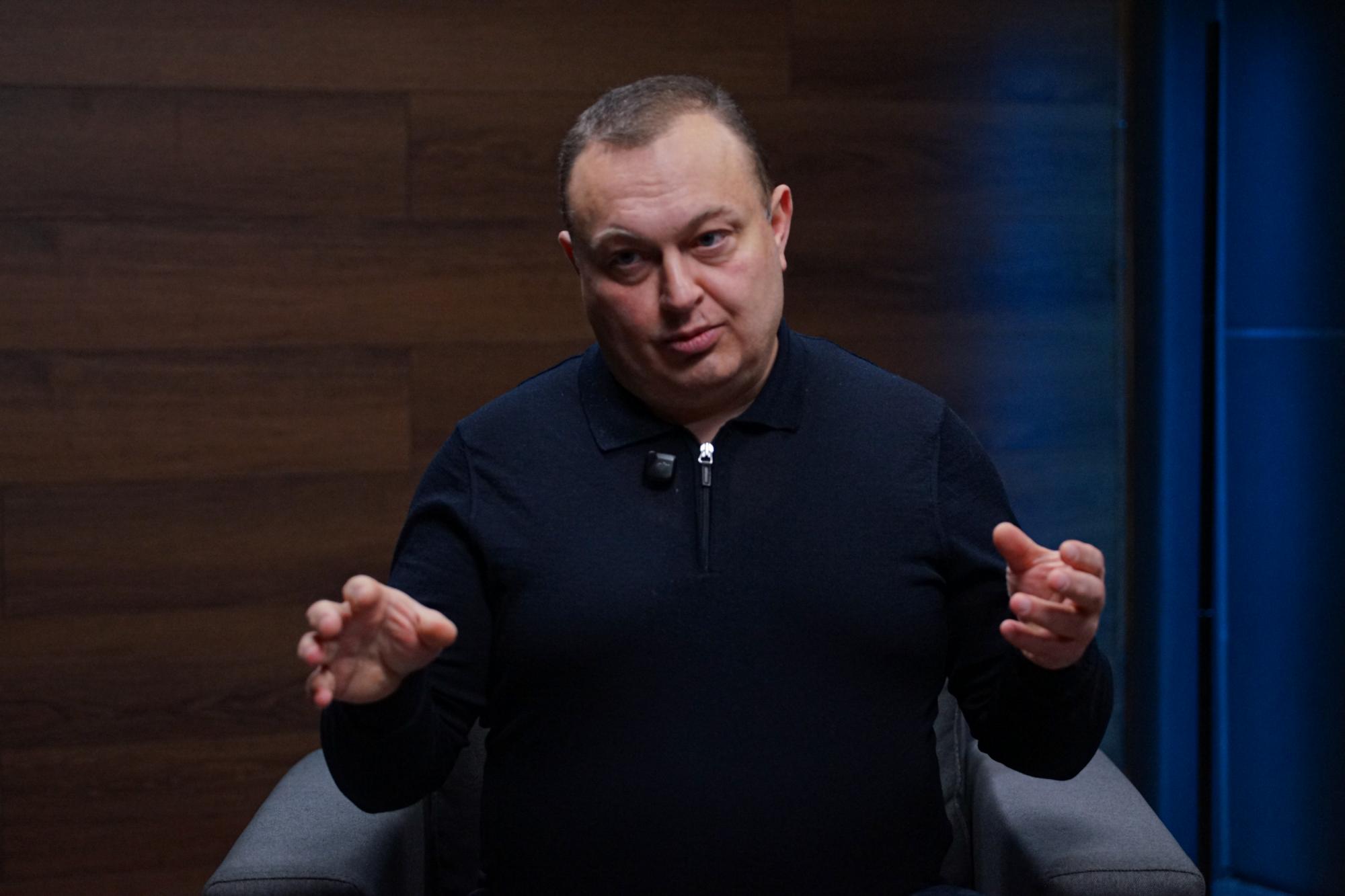 Обстрелы не склоняют украинцев к переговорам с Россией: интервью с социологом Антиповичем