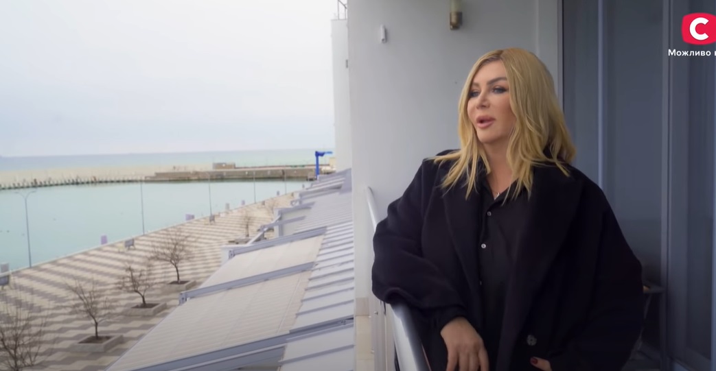 Ирина Билык впервые показала свою роскошную квартиру на берегу моря: небольшая, но очень комфортная