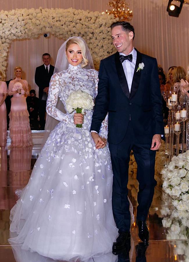 Періс Хілтон показала, як святкує другу річницю з коханим: "Щаслива і вдячна"