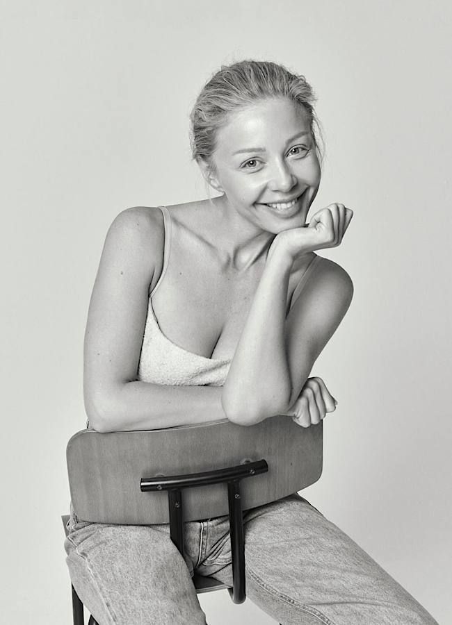 Тіна Кароль показала спектр емоцій на гарячих чорно-білих фото