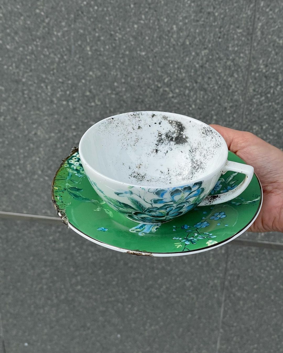 Эти тарелки и чашки дали отпор врагу под Бучей. Теперь они приблизят нашу победу