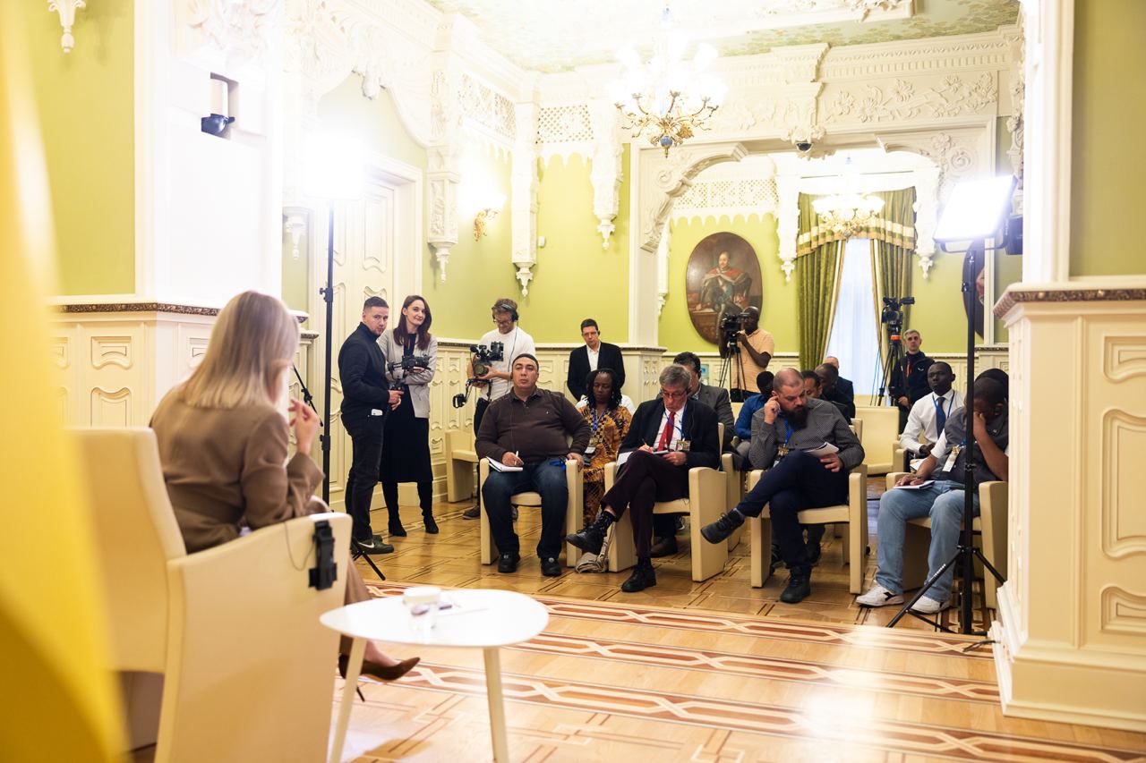 Елена Зеленская продемонстрировала элегантный и сдержанный образ (фото)