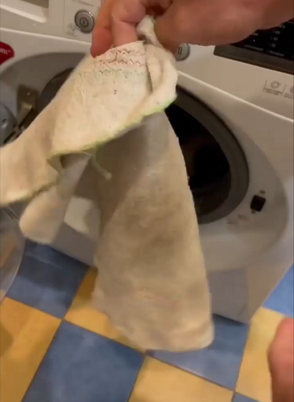 Как стирать кроссовки в стиральной машине, чтобы они не портились: инструкция