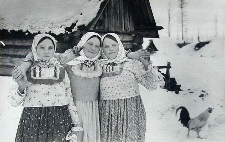 Смотрите, как выглядели украинки 100 лет назад и сравните их с россиянками (фото)