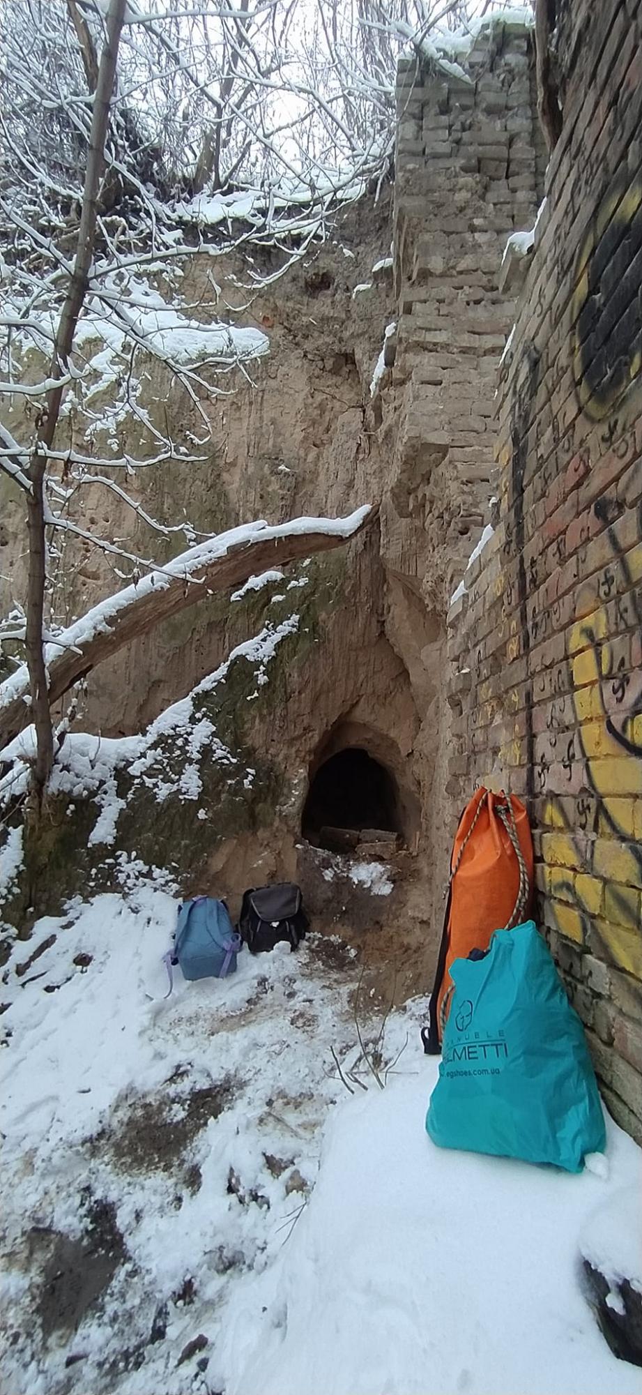 У Києві знайшли печери дохристиянського періоду: захоплюючі фото