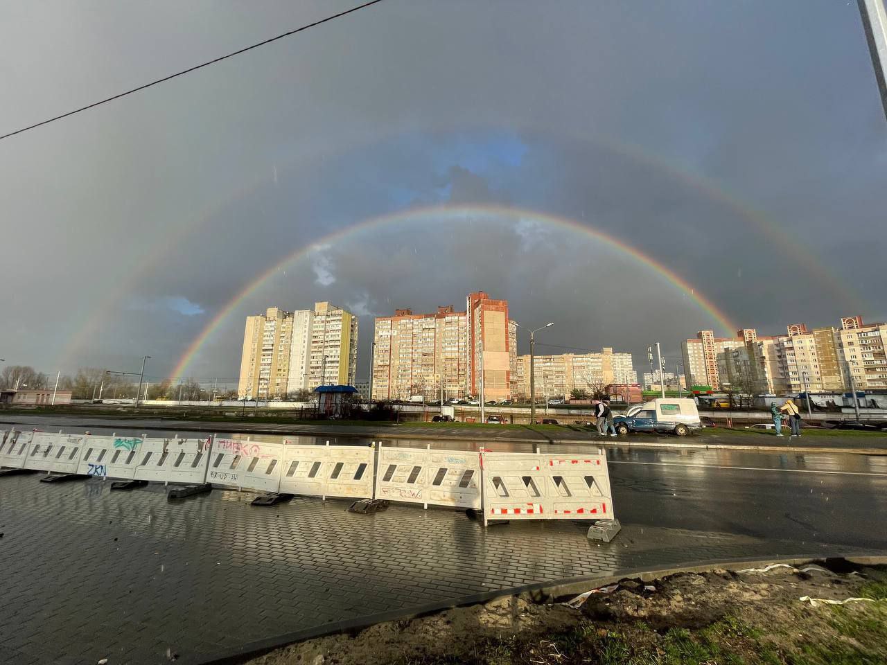 Над Києвом простяглася неймовірна подвійна веселка: мальовничі світлини