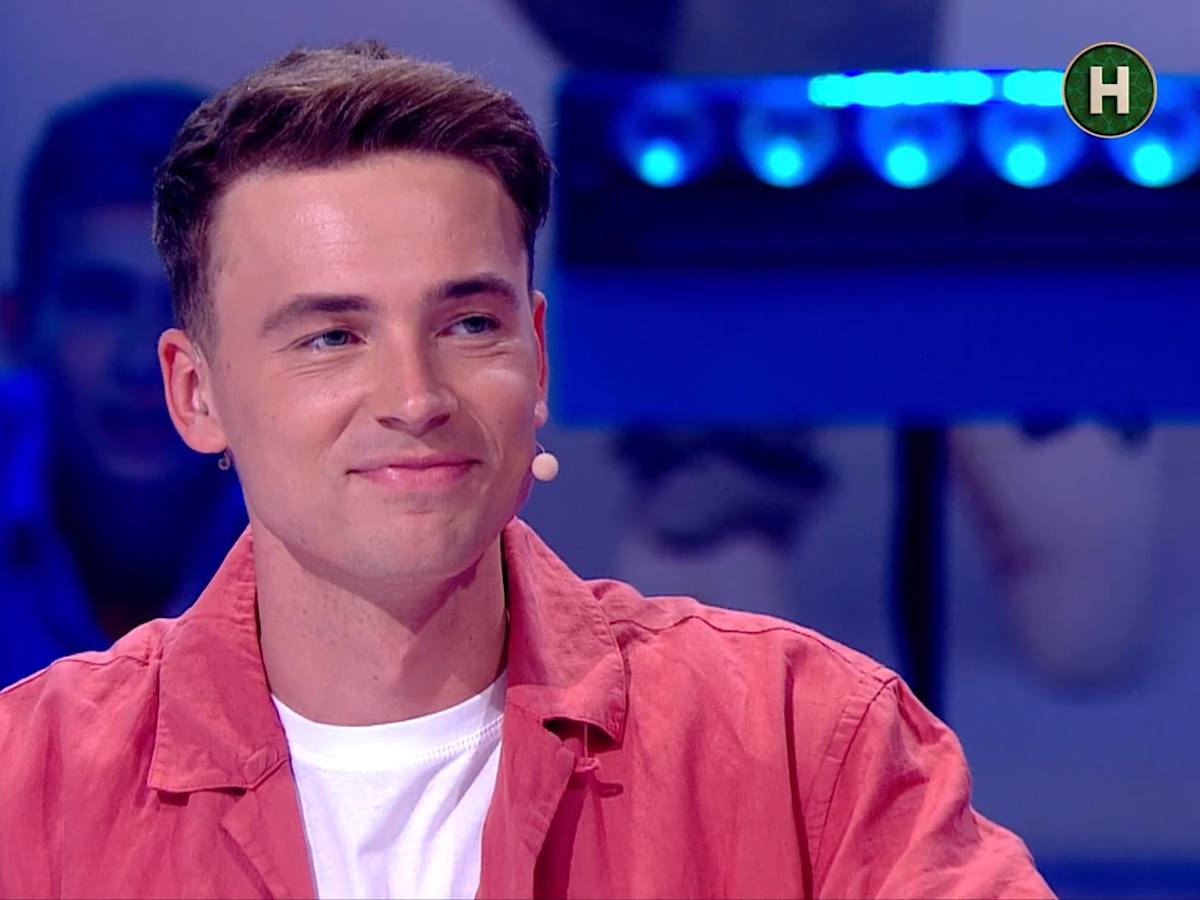 Оля Полякова "засосала" Лесю Никитюк на глазах у Богдана Буше и других мужчин