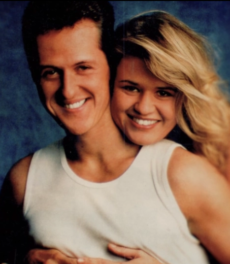 Дружина Шумахера зі сльозами на очах розповіла про стан легенди Формули-1: "всі сумують за Міхаелем"